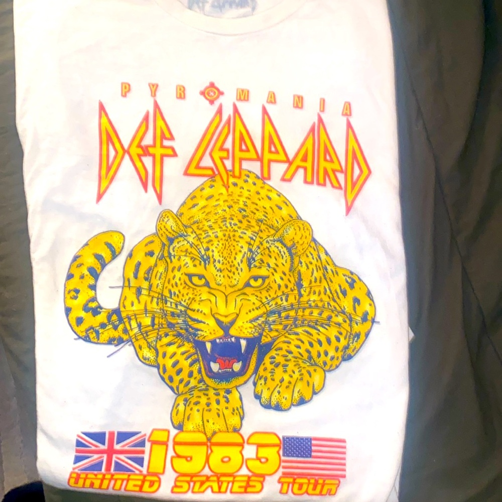 Def Leppard Pyromania 1983 United States Tour Ban t-shirt